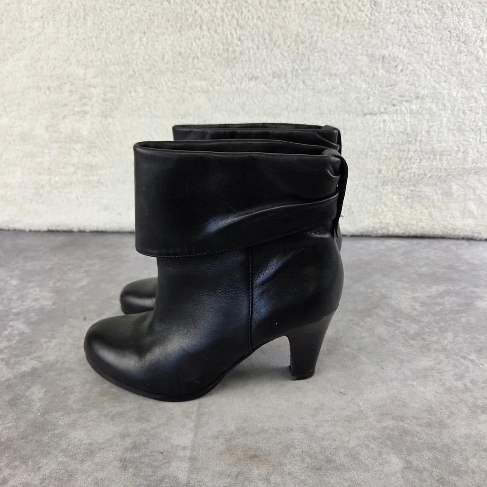 BCBGeneration Cesinaz Black Leather Fold Over Ankle Boots Size 7B PL-CESINAZ